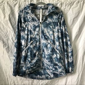 Lululemon Miss Misty Jacket II EUC, size 8